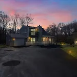Log Cabin And Guest House Sleeps 18 2 Game Rooms